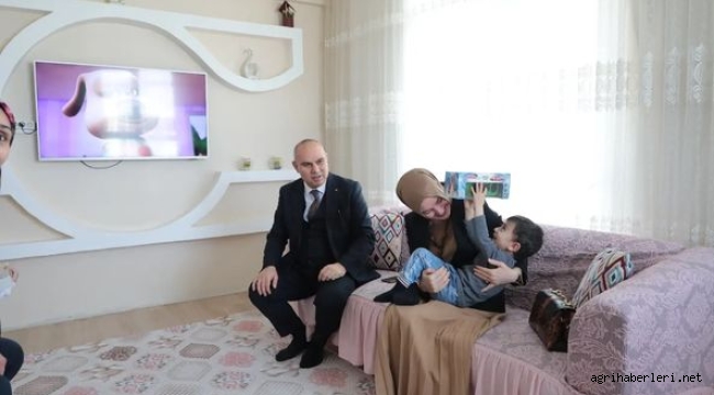AĞRI VALİSİ MUSTAFA KOÇ, ŞEHİT VE GAZİ AİLELERİNİ ZİYARET ETTİ