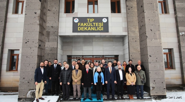  AİÇÜ'de Tıp Fakültesi Akademisyenlerine Yeni Yıl Sürprizi