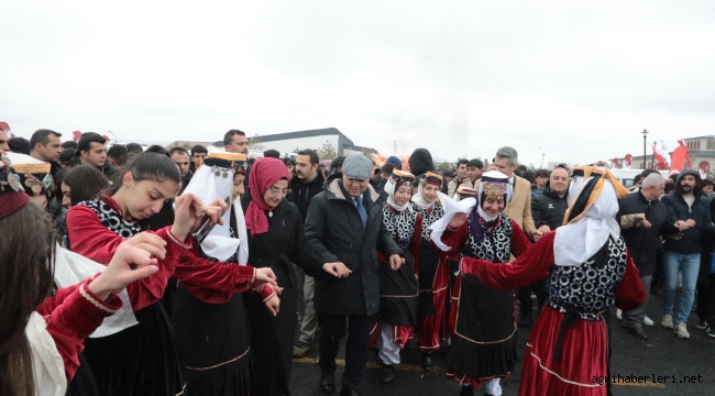  AĞRI'DA "NEVRUZ BAYRAMI" AİÇÜ'DE BÜYÜK BİR COŞKUYLA KUTLANDI.