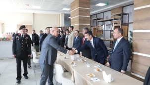 Ağrı'da Vali Mustafa KOÇ, Vatandaşlarla Bayramlaştı