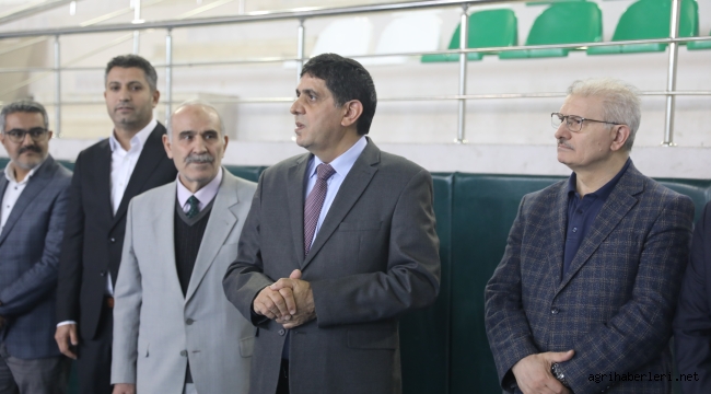  Iğdır Üniversitesi​​​​​​​ Rektör M. Hakkı Alma, Üniversite Personeli İle Bayramlaştı