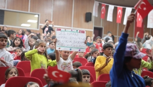 Vali ve Emniyet Müdürü Eşleri, Köyde Eğitim Gören Öğrenciler ile Konserde Coştular.