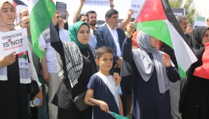   Iğdır Üniversitesi Öğrenci Topluluklarından ABD'deki Üniversitelerin Gazze Eylemlerine Destek Gösterisi!