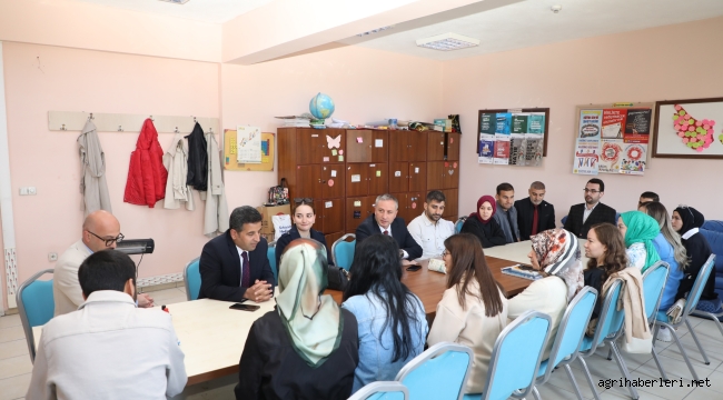 Müdür Kökrek, Turgut Özal İmam Hatip Ortaokulunda maarif modelini anlattı