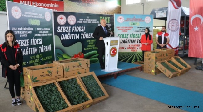 Vali Koç, 500 çiftçiye sebze fideleri dağıtıldı.