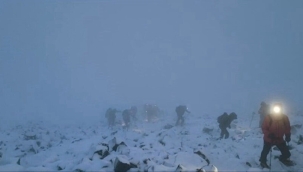 Ağrı Dağı'nda tipide kaybolan 2 dağcı hayatını kaybetti.