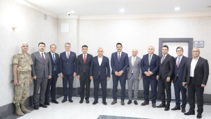 Ağrı'dan başka ilçelere ataması yapılan Kaymakamlara veda yemeği