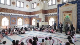  Vali Koç, Manevi Değerlerinin Korunması Açısından Büyük Rol Oynayan Kur'an Kurslarını Ziyaret Etti.