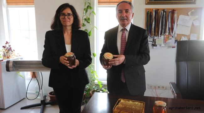 Ağrı İbrahim Çeçen Üniversiteside Üretilen İlk Balın Hasadı Yapıldı