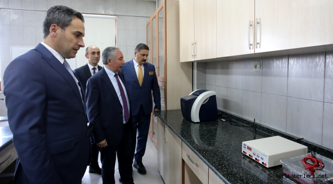 AİÇÜ Fen Edebiyat Fakültesi'nde Moleküler Biyoloji ve Genetik Laboratuvarı Açıldı