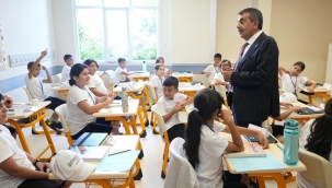 Bakan Tekin; okullarda kayıt ücreti, sınıf annesi ve devamsızlığa taviz verilmeyecek