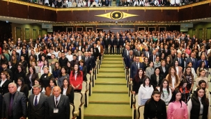 AİÇÜ Rektörü Prof. Dr. Karabulut, "Nahçıvan Özerk Cumhuriyetinin Kuruluşunun Azerbaycan'ın Siyasi Tarihindeki Rolü" Konferansına Katıldı
