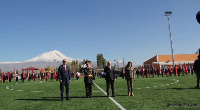 Doğubayazıt'ta 29 Ekim Cumhuriyet Bayramı çeşitli etkinliklerle kutlandı.