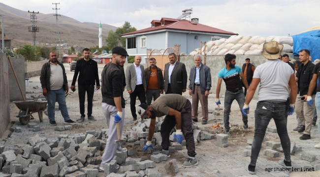 Doğubayazıt'ta Kilit Parke Taşını Devlet Verdi, İşçiliğini Köylü Yaptı