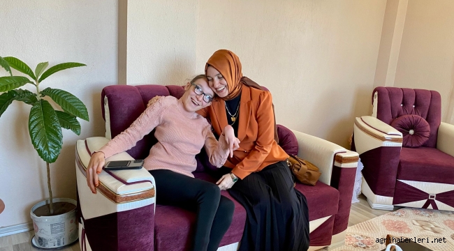   Koç, İpar ve Arıkan Eşleri Melisa'yı Ziyaret Etti.