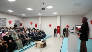Vali eşi Neslihan Gül Koç, Ağrı'da kadınların güçlenmesi "Anne Akademisi" projesinde Konuştu