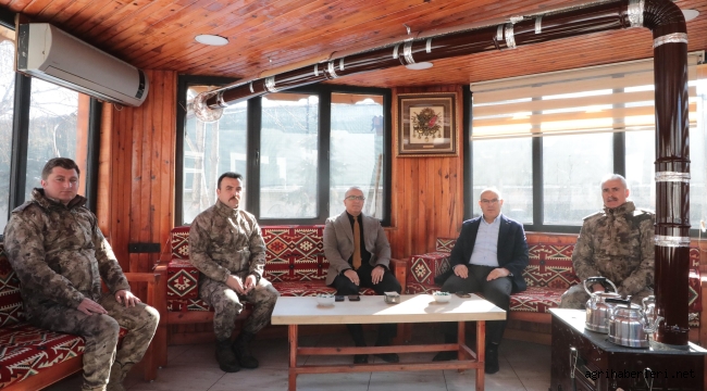 Ağrı Valisi, İl Emniyet Müdürü Özel Harekat Şube Müdürlüğünü Ziyaret Etti.