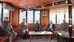 Ağrı Valisi, İl Emniyet Müdürü Özel Harekat Şube Müdürlüğünü Ziyaret Etti.