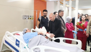 Doğubayazıt'ta 2025'in ilk Annesine Çiçek, Bebeğe Altın Takıldı.