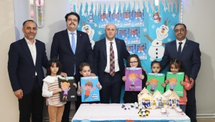  KAYMAKAM EKİNCİ, ÖĞRENCİLERE KARNE DAĞITTI.