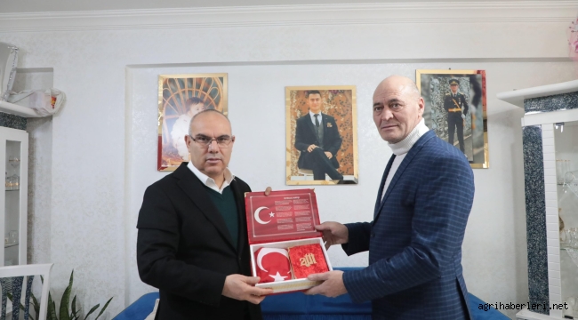 2025 Aile Yılı Kapsamında; Ağrı Valisi ve Eşi, Şehit Piyade Teğmen Harun Aslan'ın Ailesini Ziyaret Etti.