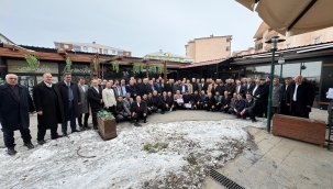 AK Parti Ağrı Vefa Buluşmasında Eskiler ve Yeniler Bir Araya Geldi