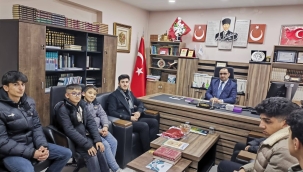 DOĞUBAYAZIT'TA ERKEK HAFIZLAR İLÇE MÜFTÜSÜNÜ ZİYARET ETTİ