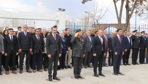 Doğubayazıt'ta 18 Mart Çanakkale Deniz Zaferi'nin 110'nci yıl dönümü dolayısıyla anma töreni düzenlendi