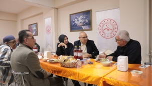 VALİ KOÇ VE EŞİ, HUZUREVİ İFTAR SOFRASINA KONUK OLDU