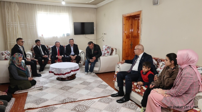  Ağrı'da 'Okulum Beni Bekler Projesi' ile 2 bin 129 çocuk eğitime geri döndü.