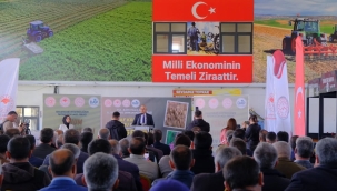 AĞRI VALİSİ MUSTAFA KOÇ, 525 ÇİFTÇİYE %70 HİBE DESTELİ TOHUM DAĞITTI