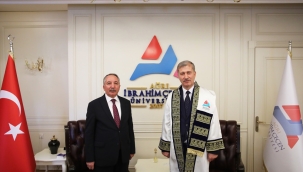 AİÇÜ' de Devir Teslim Töreni 