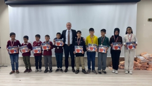 Akıl ve Zeka Oyunları Ağrı Turnuvası finalinde dereceye girenlere ödüller verildi.
