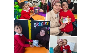 Doğubayazıt ilçesinde veliler çocuklarıyla boyama etkinliği yaptı