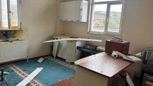 DOĞUBAYAZIT'TA CAMİİYE YILDIRIM DÜŞTÜ