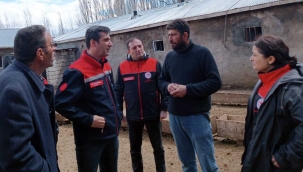 DOĞUBAYAZIT'TA ŞİDETTLİ FIRTINADA 300 HAYVANI TELEF OLAN KARA AİLESİNE, TARIM VE ORMAN İL MÜDÜRÜNDEN  GEÇMİŞ OLSUN ZİYARETİ