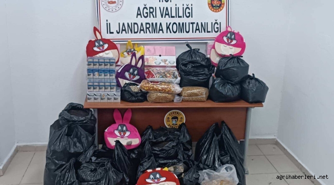 DOĞUBAYAZIT'TA YOL KONTROLDE GÜMRÜK KAÇAĞI MALLAR ELE GEÇİRİLDİ