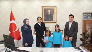 Hamur Kaymakamı Mahir,  çevre bilincini artırmaya yönelik yürüttükleri proje ile Yukarı Yenigün Yeşil İlkokulu öğrencilerini kabul etti.