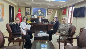 KAYMAKAMI ADIBELLİ, TUTAK'TA EN ÇOK KİTAP OKUYAN ÖĞRENCİYE BAŞARI BELGESİ VERDİ.