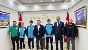 Türkiye Şampiyonlarını Eleşkirt Kaymakamı Saygılı, Makamında Kabul Etti