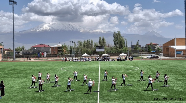 19 Mayıs Atatürk'ü Anma, Gençlik ve Spor Bayramı Programı Doğubayazıt'ta Kutlandı.