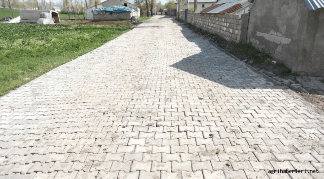 Ağrı Baloluk Köyünde Kilit Parke Taşı Çalışması