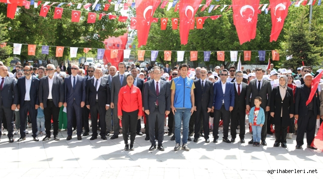 Ağrı' Da 19 Mayıs Kutlama Programında Vali Gençler İle Halay Çekti