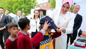 AĞRI'DA MİNİK ÖĞRENCİLER "SAĞLIKLI GELECEK, SAĞLIKLI ÇOCUK" PROGRAMINDA DOYASIYA EĞLENDİ