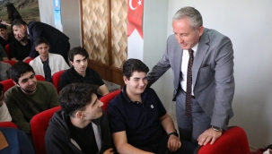 Ağrı Milli Eğitim Müdürü Kökrek'ten YKS öğrencilerine moral ziyareti