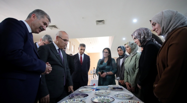 Aiçü'de Mezuniyet coşkusu