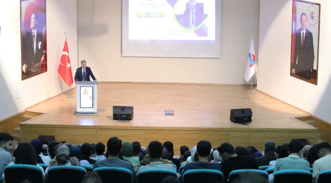 Bilimde Başarının Sırrı Konferansı AİÇÜ'de Düzenlendi