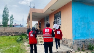 DOĞUBAYAZIT KIZILAY BAYRAM ŞENLİĞİNDE BİNLERCE AİLEYE UMUT OLUYOR