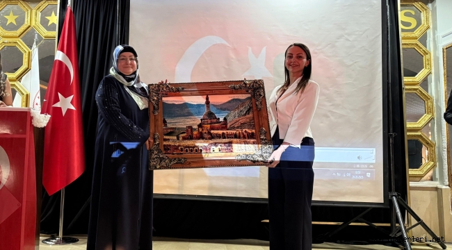 Doğubayazıt'ta 800 Kişiye Yakın Katılımla Sağlık Çalışanlarının Fedakarlıkları Taçlandırıldı