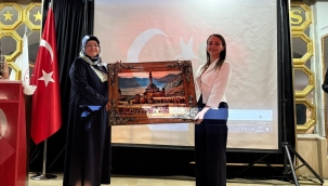 Doğubayazıt'ta 800 Kişiye Yakın Katılımla Sağlık Çalışanlarının Fedakarlıkları Taçlandırıldı